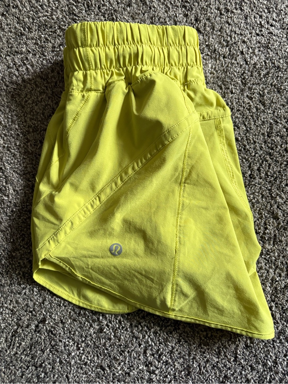 lululemon Neon Yellow women’s hotty hot short 2.5